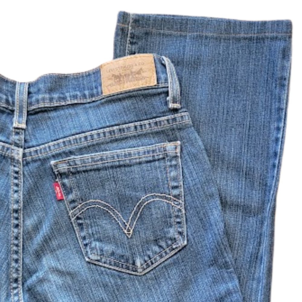 Levi's 550 Relaxed Boot Cut Jeans SZ 4  Excellent Shape! - Picture 6 of 12